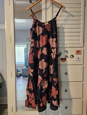 KEALOPIKO MAXI DRESS - SIZE LARGE - HAU HELE ULA PRINT - NAVY COLOR